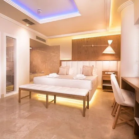 מלון Porto Marine