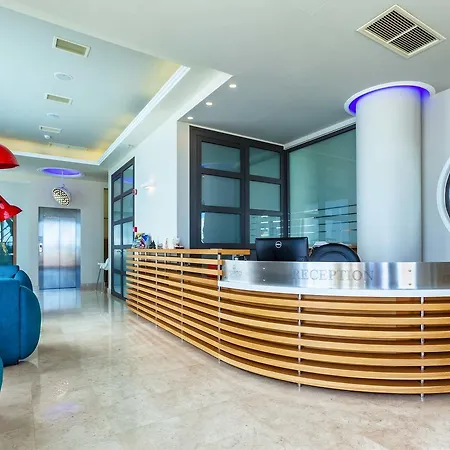 מלון Porto Marine